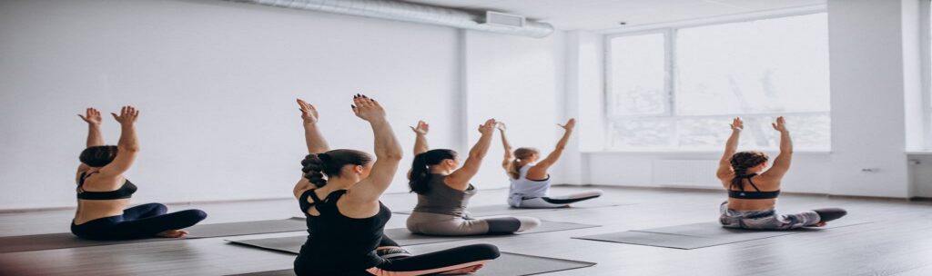 yoga-group-classes-inside-gym